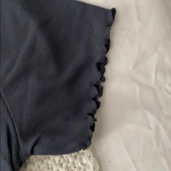 Grey Ruffle tee - Picture 3 of 4